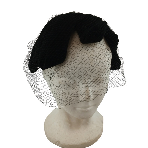 VTG Womens Hats Lot of 2 Whittall Shon Derby Veil Flapper Skull Cap Corona Italy main image 14